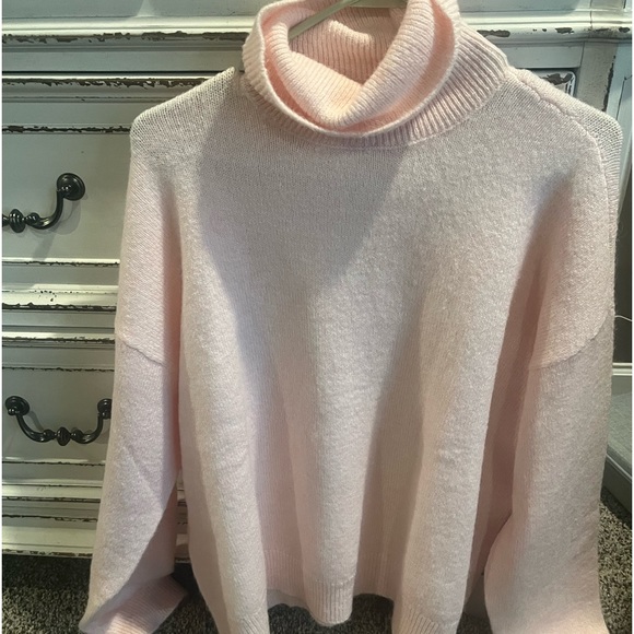 Macys On 34th light pink turtleneck - Picture 3 of 5